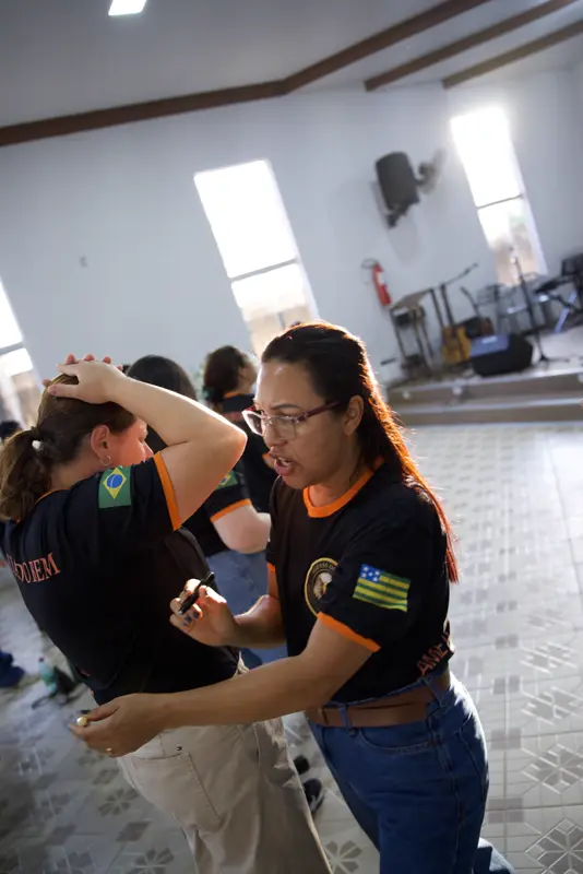 Voluntárias se organizando antes do evento